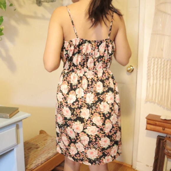 SLIP ON FLORAL DRESS- FITS XS/S - Picture 8 of 14
